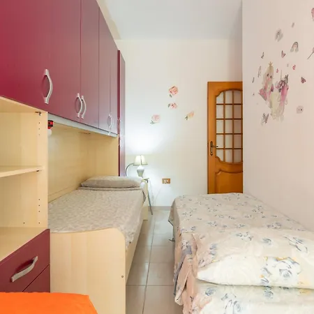 Casa Vacanze Rossi 公寓 *