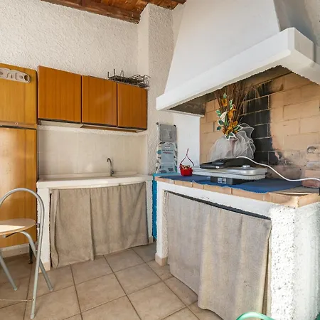 Casa Vacanze Rossi Apartment *